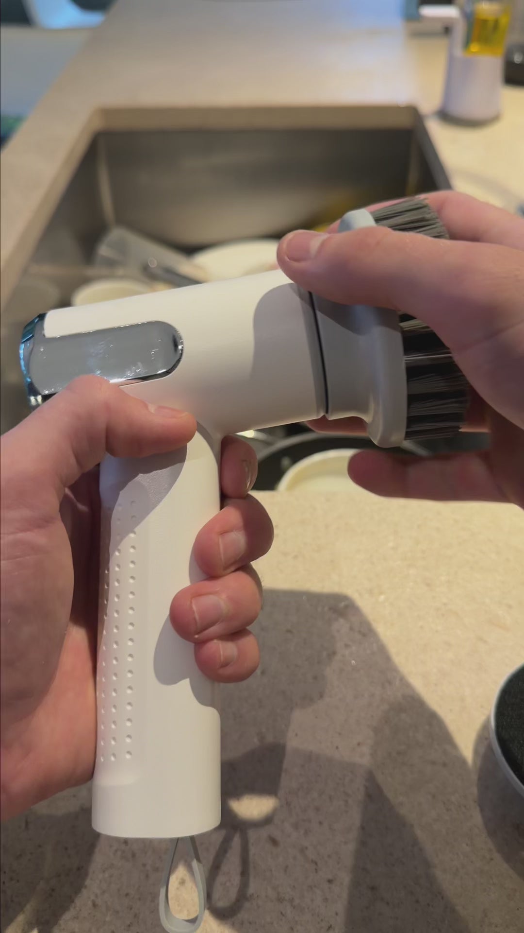 Load video: EasyWash™ Power Brush